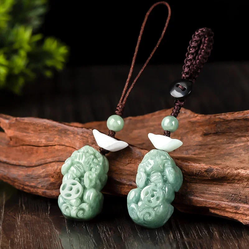 Burmese Emerald Pixiu Yuanbao  - Men Fashion Key recension och pris